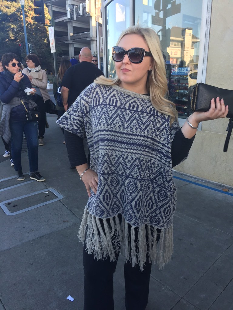 An Ultimate Guide About How To Wear A Poncho? With Tips