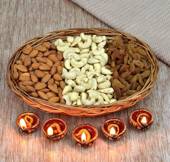 A GUIDE TO GIFTING DIWALI DRY FRUITS 