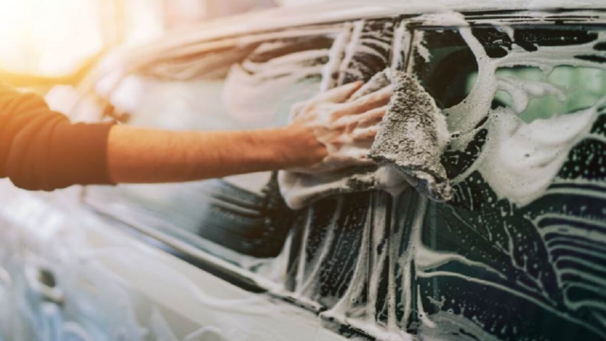 Benefits of Waterless Car Detailing & Why to Choose It?